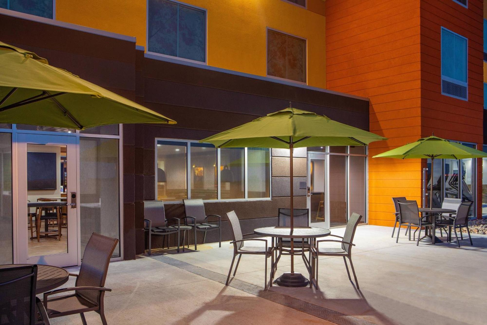 Fairfield Inn & Suites By Marriott Mcpherson Luaran gambar